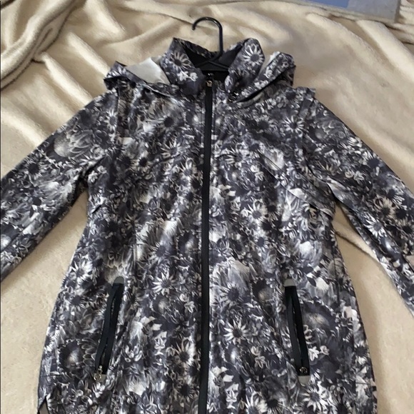 lululemon athletica Jackets & Blazers - LULULEMON floral / sunflower jacket.